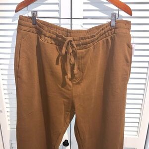 Men’s Sweatpants Joggers New without tags Nutmeg Brown Large